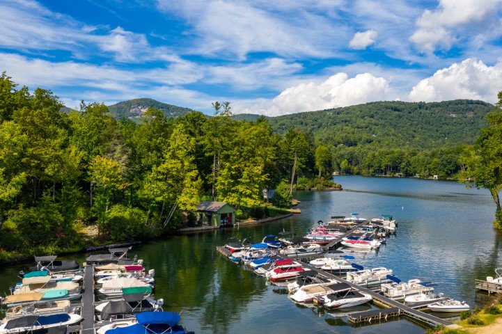 Lakefront Homes for Sale in Western North Carolina
